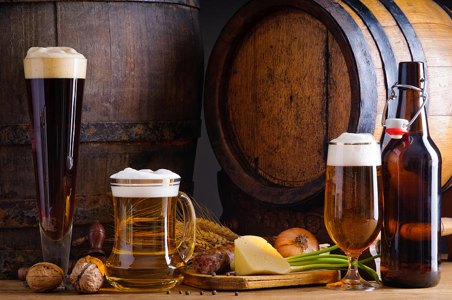 Calorías, cerveza con ingredientes y comida
